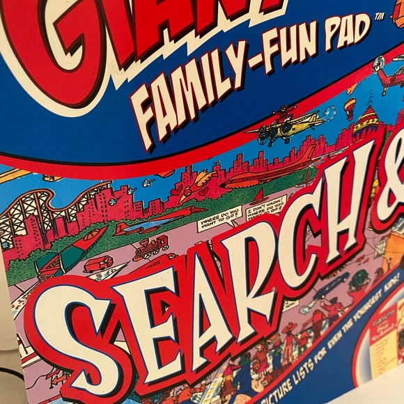 Kidsbooks Staff Giant Family-Fun Pad Search & Find - Picture 7 of 7